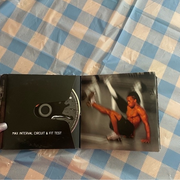 12 beach body workout videos in great condition - Picture 5 of 8